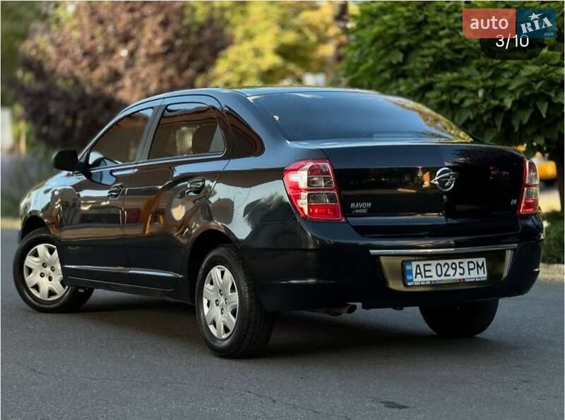 Седан Ravon R4 2017 в Градизьку