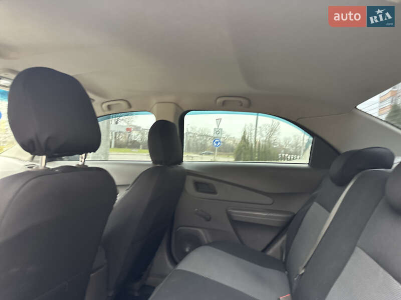 Седан Ravon R4 2018 в Тернополі