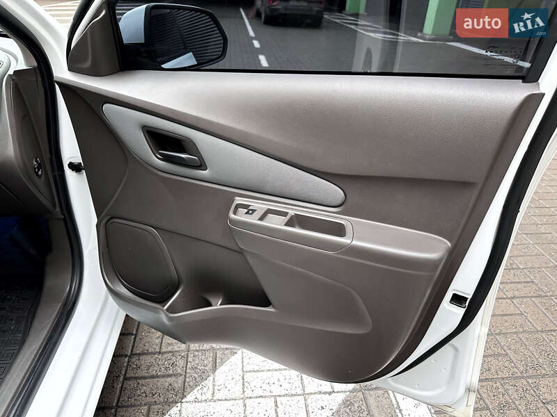 Седан Ravon R4 2017 в Киеве фото 40 Седан Ravon R4 2017 в Киеве