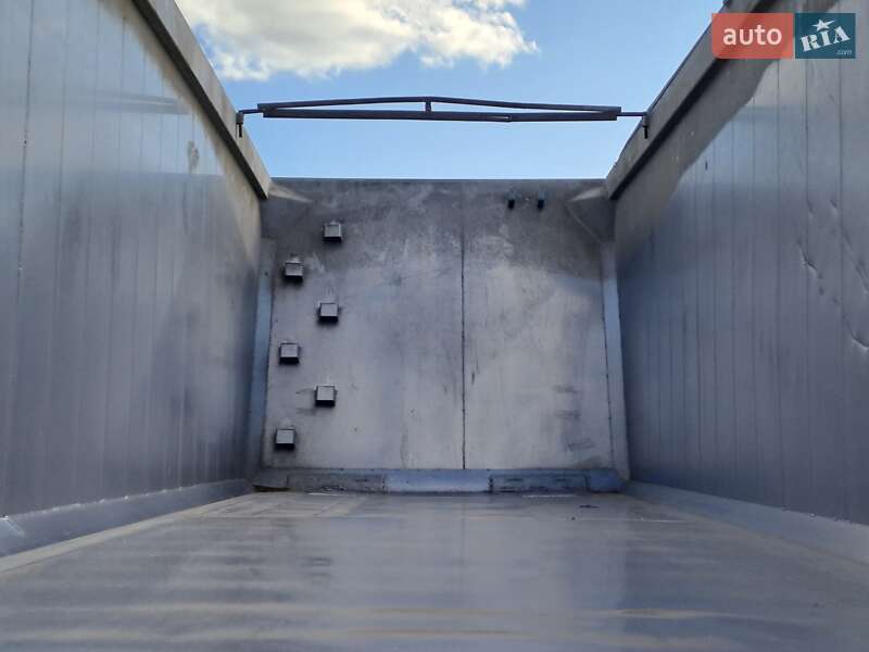 Самоскид напівпричіп Reisch RHKS-35 2009 в Черкасах