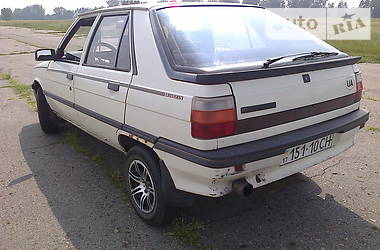 Хэтчбек Renault 11 1988 в Котельве