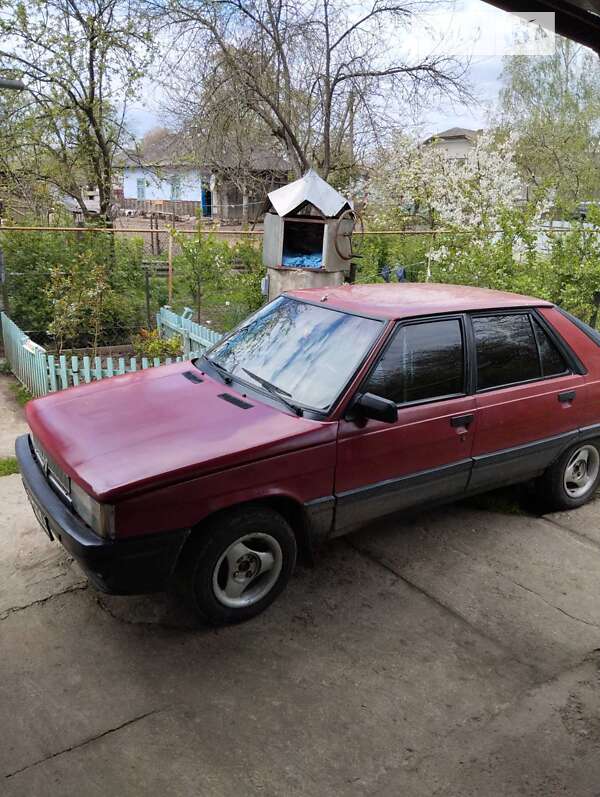 Хетчбек Renault 11 1986 в Бурштині