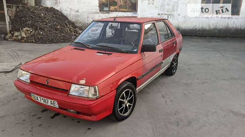 Хетчбек Renault 11 1988 в Старокостянтинові