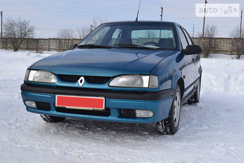 Renault 19 1993 року
