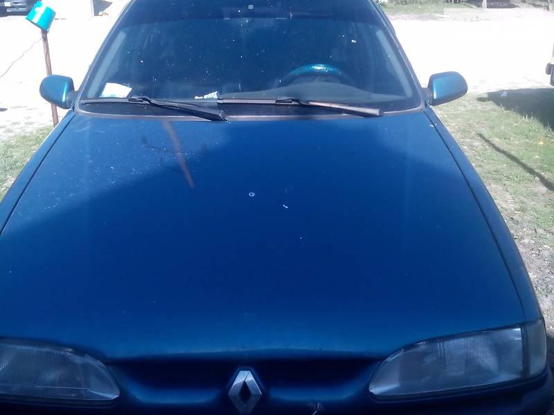 Renault 19 1995 року