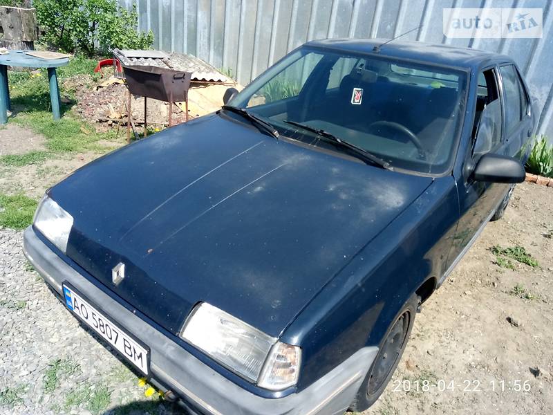 Renault 19 1992 року