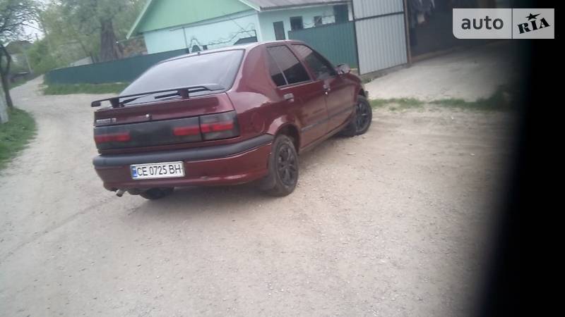Renault 19 1994 року