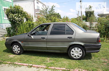 Седан Renault 19 1995 в Черновцах