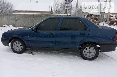 Седан Renault 19 1992 в Полонному