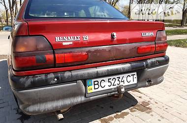 Седан Renault 19 1998 в Калуше