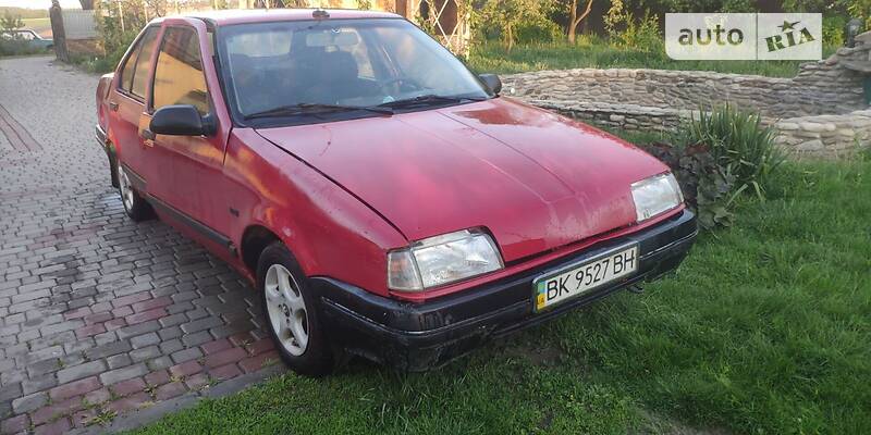 Седан Renault 19 1991 в Радехове