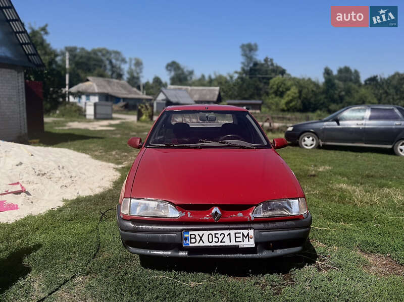 Седан Renault 19 1993 в Теофіполі