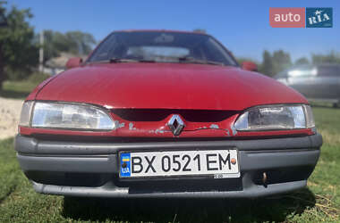 Седан Renault 19 1993 в Теофиполе