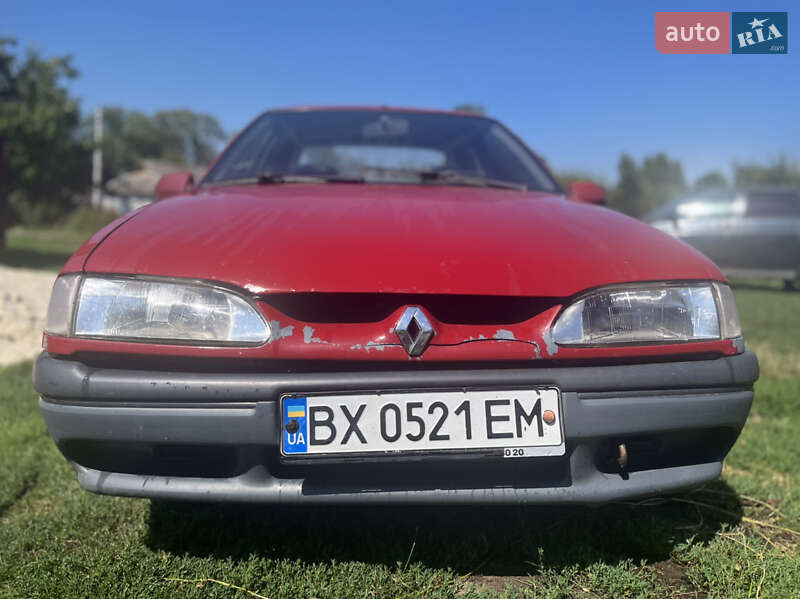 Седан Renault 19 1993 в Теофіполі