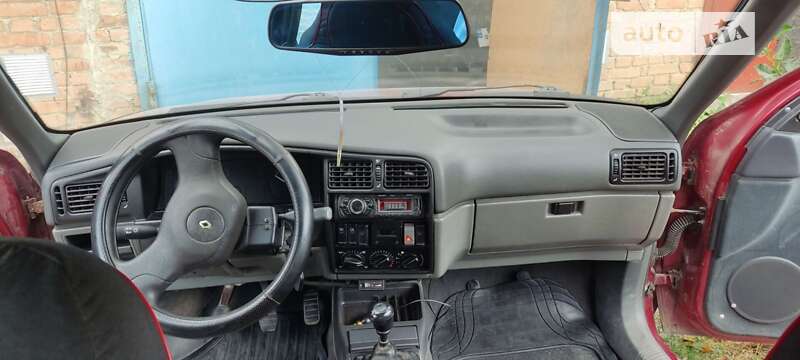 Хэтчбек Renault 19 1997 в Кропивницком