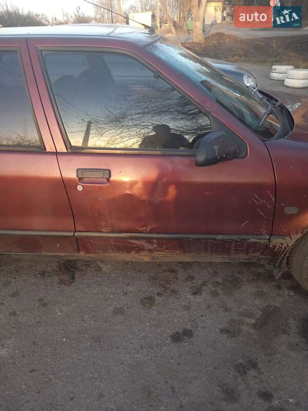 Седан Renault 19 1994 в Шишаки