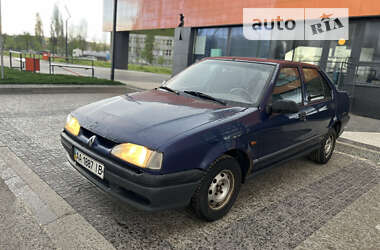 Хэтчбек Renault 19 2000 в Киеве