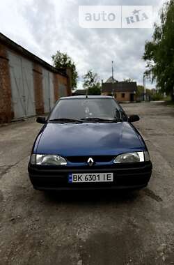 Хэтчбек Renault 19 1998 в Остроге