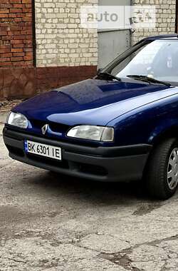 Хэтчбек Renault 19 1998 в Остроге