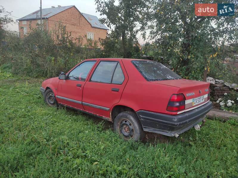 Седан Renault 19 1990 в 