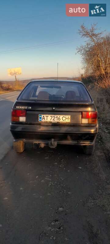 Хетчбек Renault 19 1991 в Косові фото 3 Хетчбек Renault 19 1991 в Косові