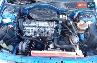 Хетчбек Renault 19 1990 в 