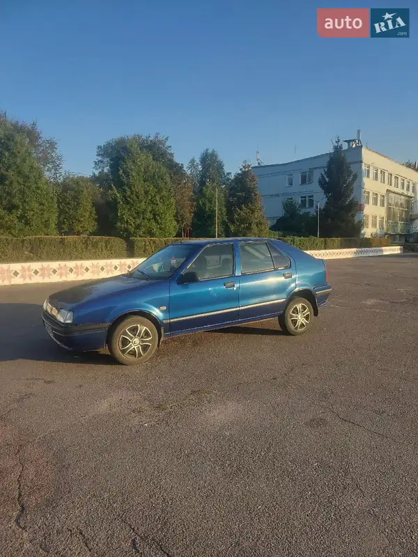 Renault 19