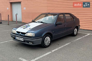 Хэтчбек Renault 19 1994 в Киеве