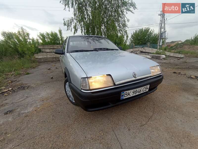 Хетчбек Renault 19 1990 в Радивиліві