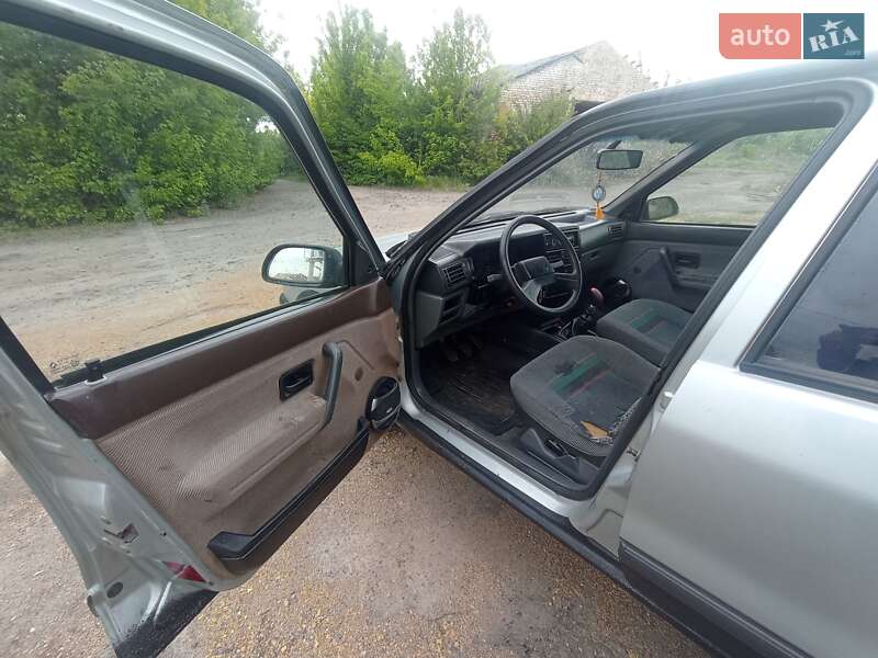 Хетчбек Renault 19 1990 в Радивиліві