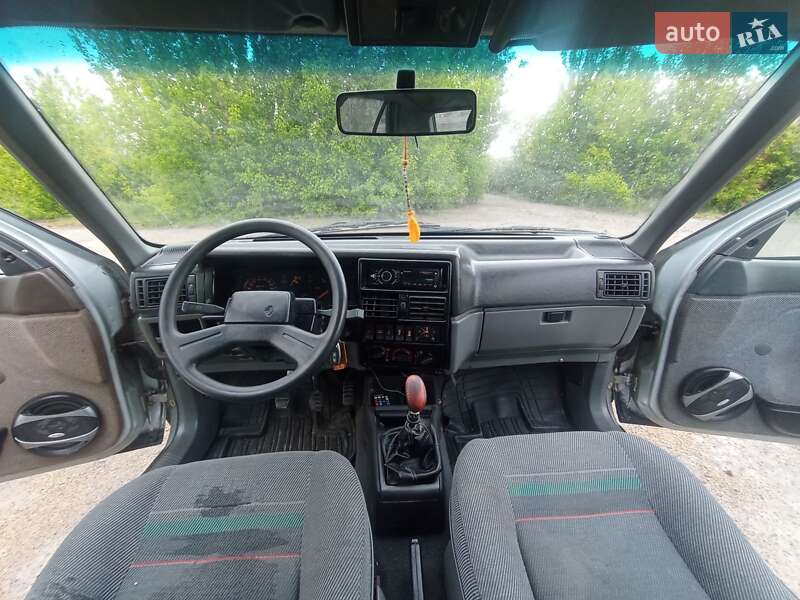 Хетчбек Renault 19 1990 в Радивиліві