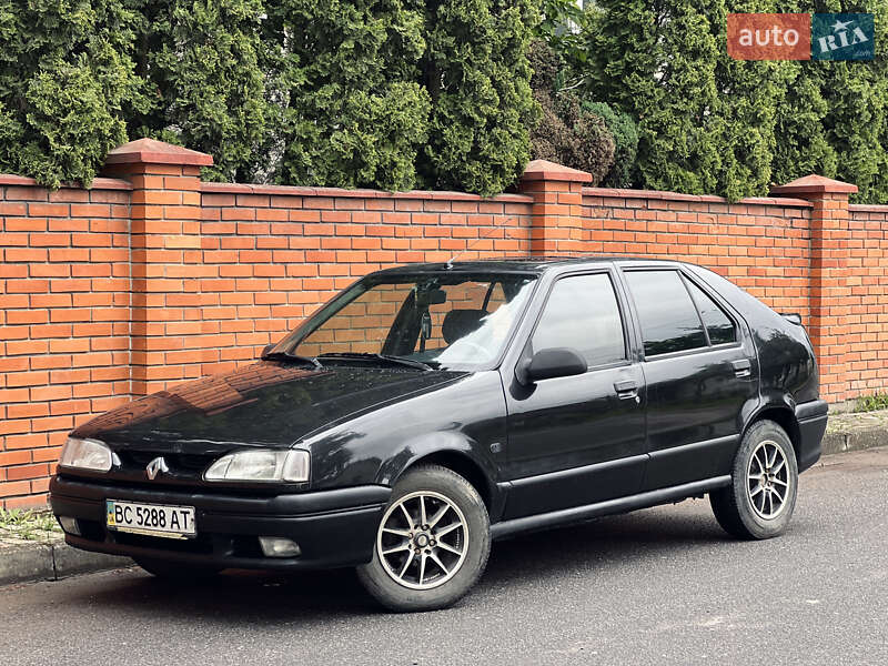 Хэтчбек Renault 19 1995 в 