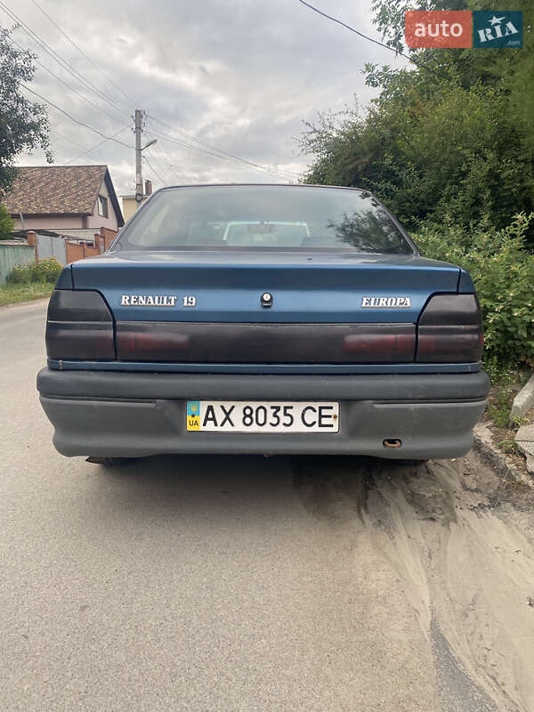 Седан Renault 19 1998 в Харькове