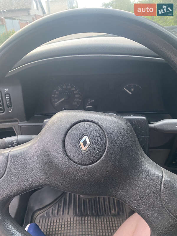 Седан Renault 19 1998 в Харькове