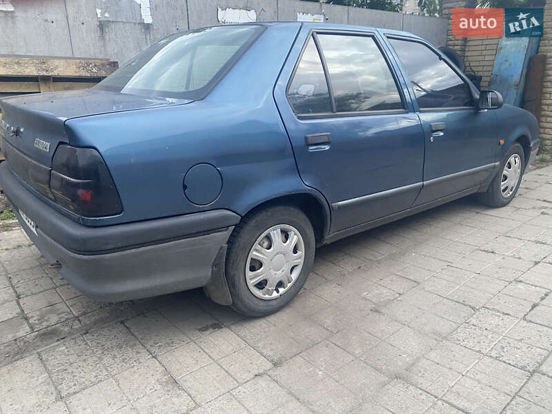 Седан Renault 19 1998 в Харькове