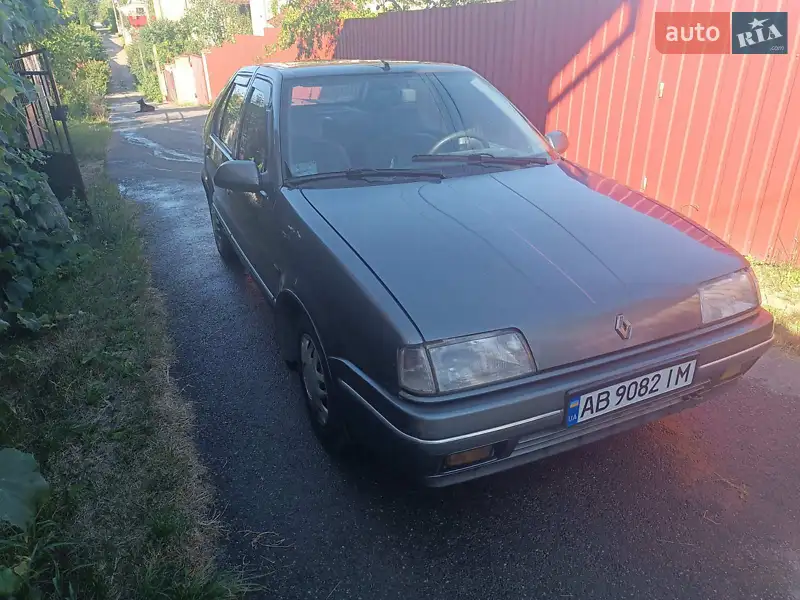 Renault 19