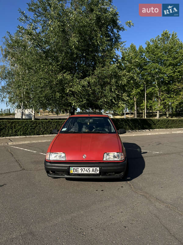 Хэтчбек Renault 19 1991 в Южноукраинске