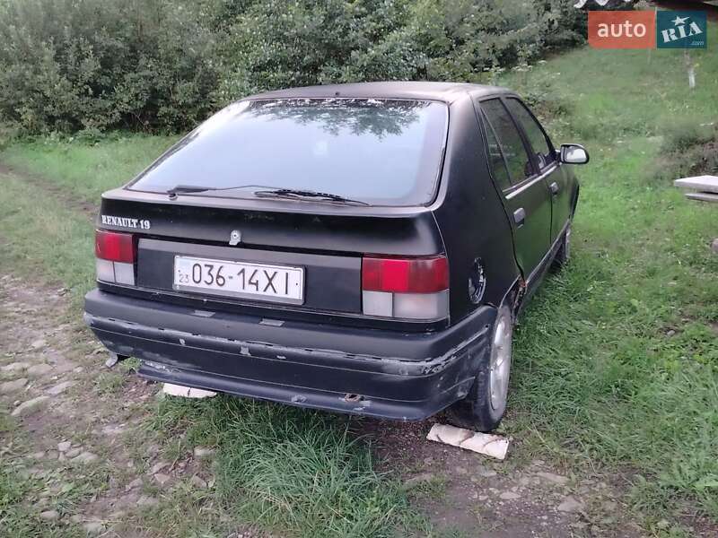 Хэтчбек Renault 19 1989 в Долине