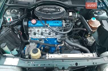 Седан Renault 19 1992 в Полонному