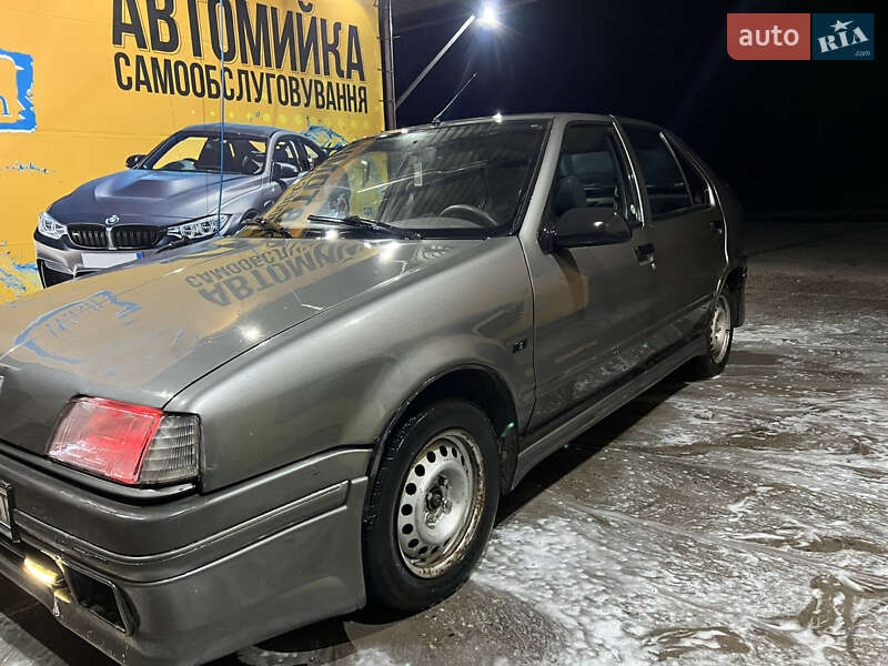 Хэтчбек Renault 19 1990 в Прилуках