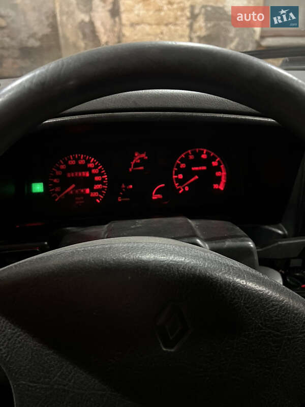 Хэтчбек Renault 19 1990 в Прилуках