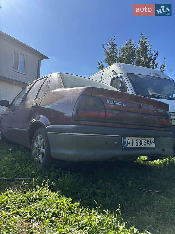 Седан Renault 19 1999 в Березане фото 3 Седан Renault 19 1999 в Березане