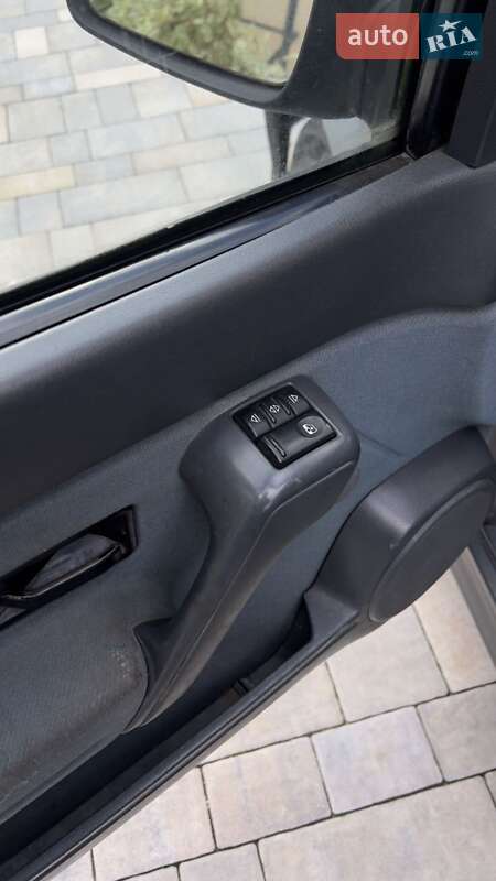 Хэтчбек Renault 19 1994 в Пустомытах фото 3 Хэтчбек Renault 19 1994 в Пустомытах