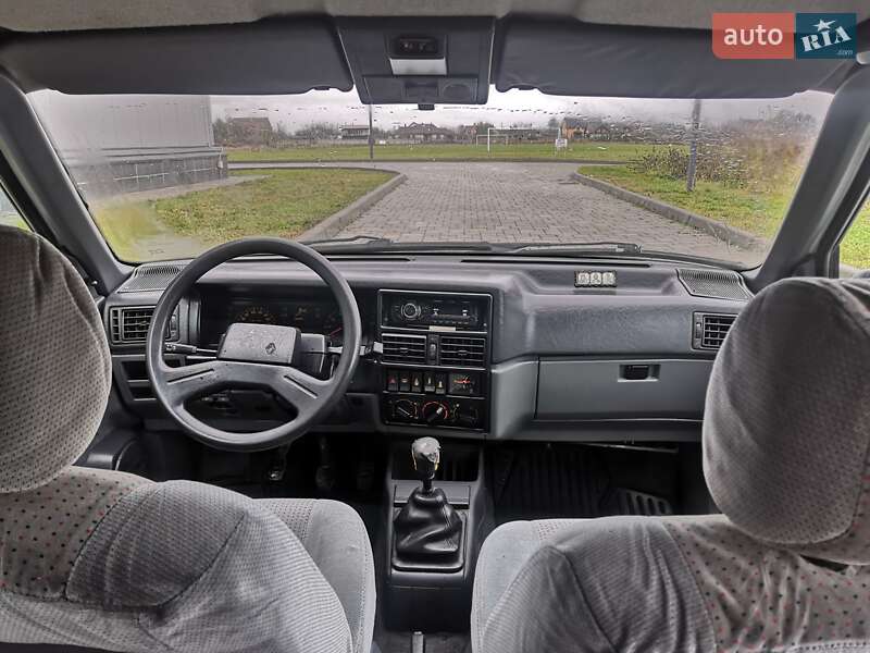 Хетчбек Renault 19 1991 в Здолбуніві фото 13 Хетчбек Renault 19 1991 в Здолбуніві