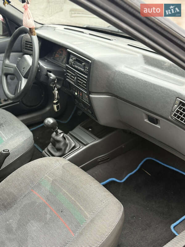 Седан Renault 19 1990 в Киеве фото 10 Седан Renault 19 1990 в Киеве