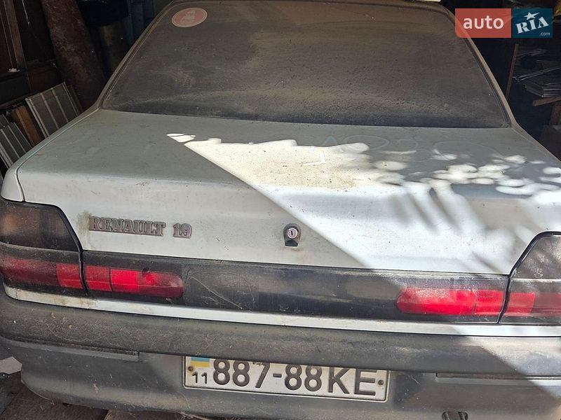 Седан Renault 19 1992 в Киеве