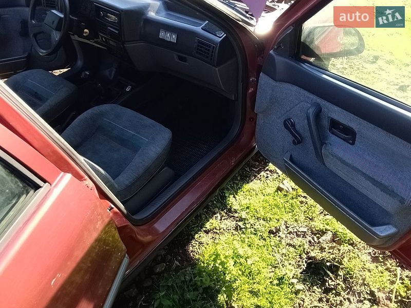 Седан Renault 19 1991 в Львове