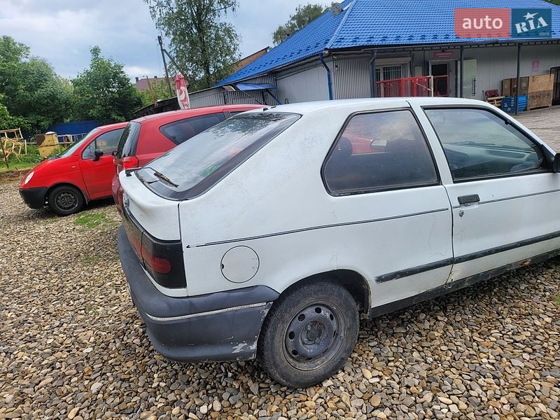 Хэтчбек Renault 19 1993 в Косове