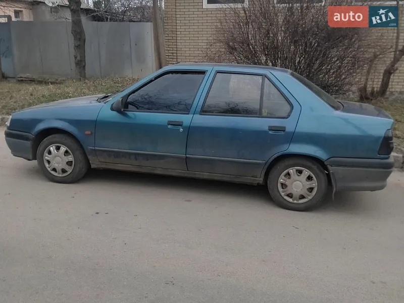 Renault 19