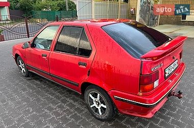 Хэтчбек Renault 19 1990 в Арбузинке
